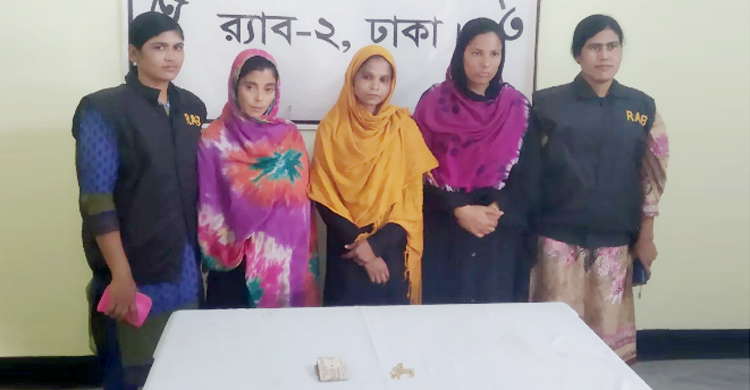 3 women thief detained
